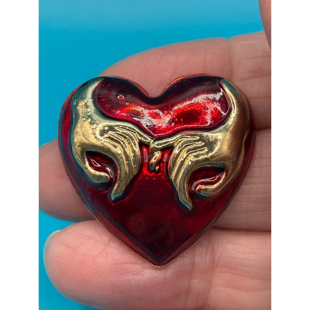 NEW Heart Hands Enamel Pin Brooch Pendent Red Gold Tone Love Friends Gift